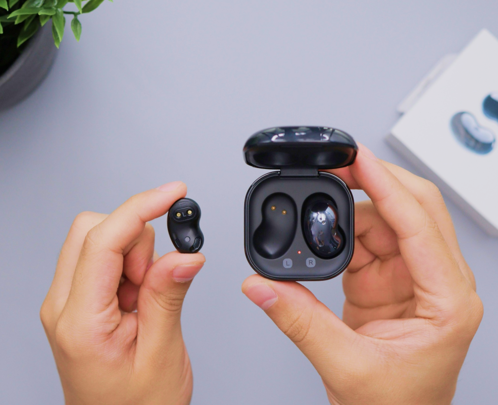 Bluetooth Wireless Ear Buds